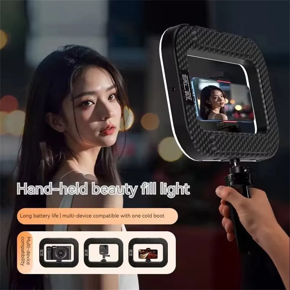 Luz LED Portátil Recargable – Iluminación Móvil
¡Brillo perfecto para Make up, fotos y videos!
Recargable + ajustable
Ideal selfie y live broadcast
¡Ilumina tu contenido!